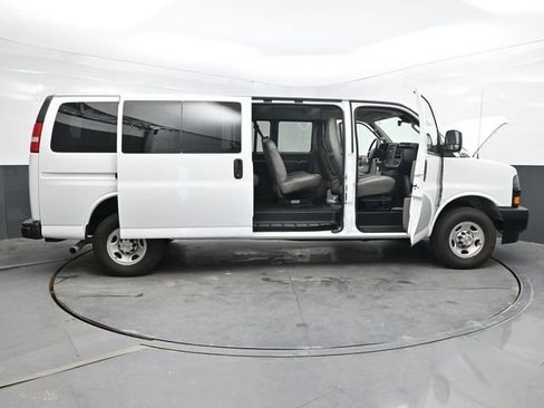 Used 2024 Chevrolet Express 3500 LS RWD image 47
