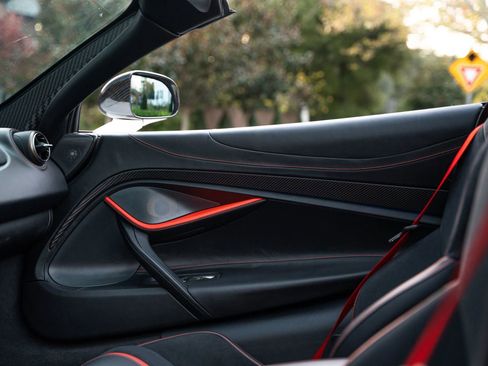 Used 2021 McLaren 720S Spider image 70