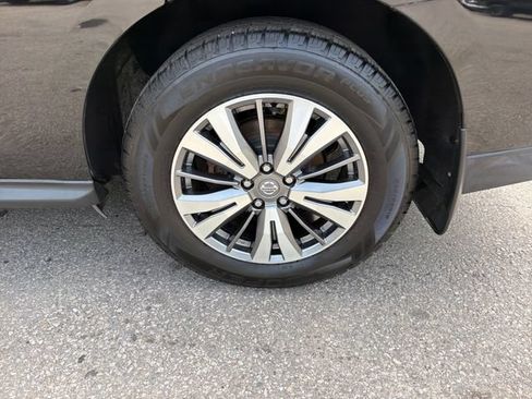 Used 2020 Nissan Pathfinder S AWD/4WD image 30