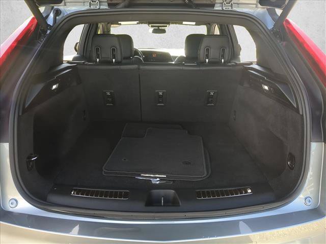 Used 2025 Cadillac XT4 Premium Luxury FWD image 19