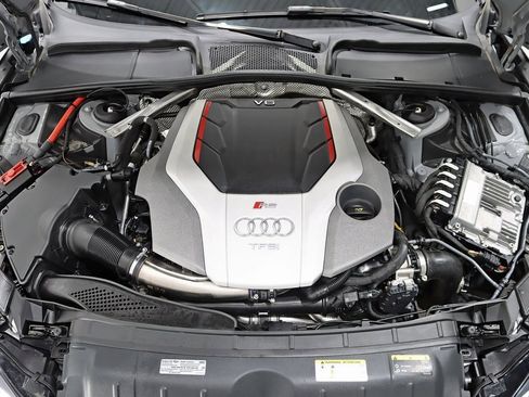 Used 2021 Audi RS 5 w/ Black Optic Carbon Package image 39
