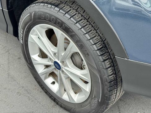 Used 2019 Ford Escape SE FWD image 24