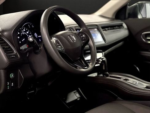 Used 2022 Honda HR-V EX image 9