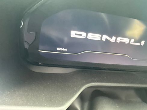 Used 2024 GMC Yukon XL Denali Ultimate AWD/4WD image 3