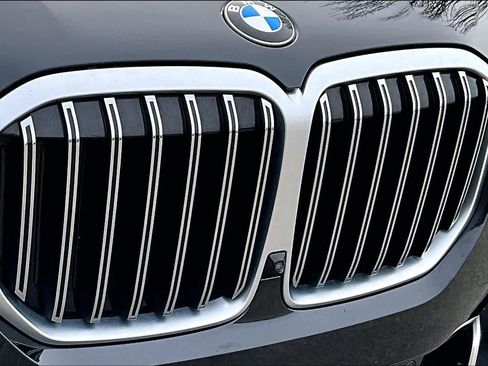 Used 2025 BMW X7 xDrive40i image 33