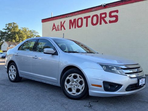 Used 2010 Ford Fusion SE FWD image 1