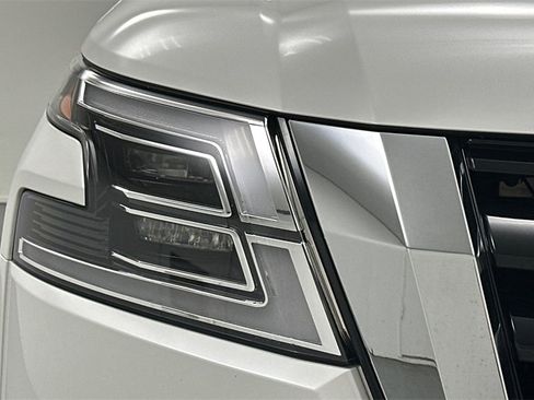 Certified 2024 Nissan Armada Platinum w/ Captain's Chairs Package image 26