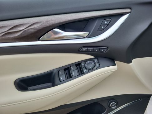 Used 2024 Buick Enclave Avenir w/ Avenir Technology Package image 16