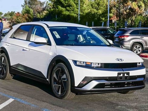 New 2026 Hyundai Ioniq 5 SEL image 3