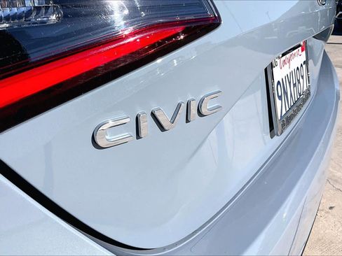 Used 2024 Honda Civic Sport image 10
