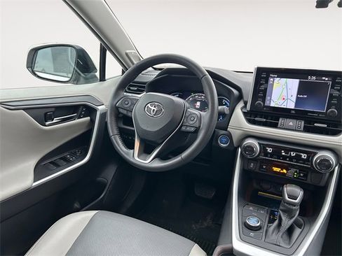 Used 2021 Toyota RAV4 Limited image 10