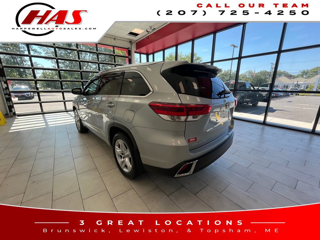 Used 2019 Toyota Highlander Limited AWD/4WD image 3