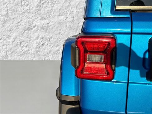 Used 2025 Jeep Wrangler Rubicon image 10