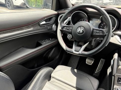 Used 2023 Alfa Romeo Stelvio Estrema AWD/4WD image 40