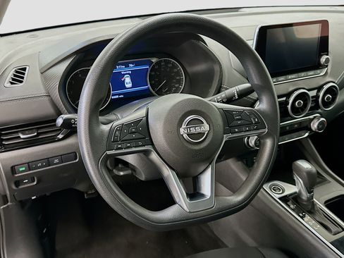Used 2024 Nissan Sentra SV FWD image 18
