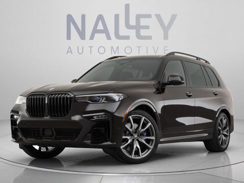 Used 2022 BMW X7 M50i w/ Dynamic Handling Package AWD/4WD image 11