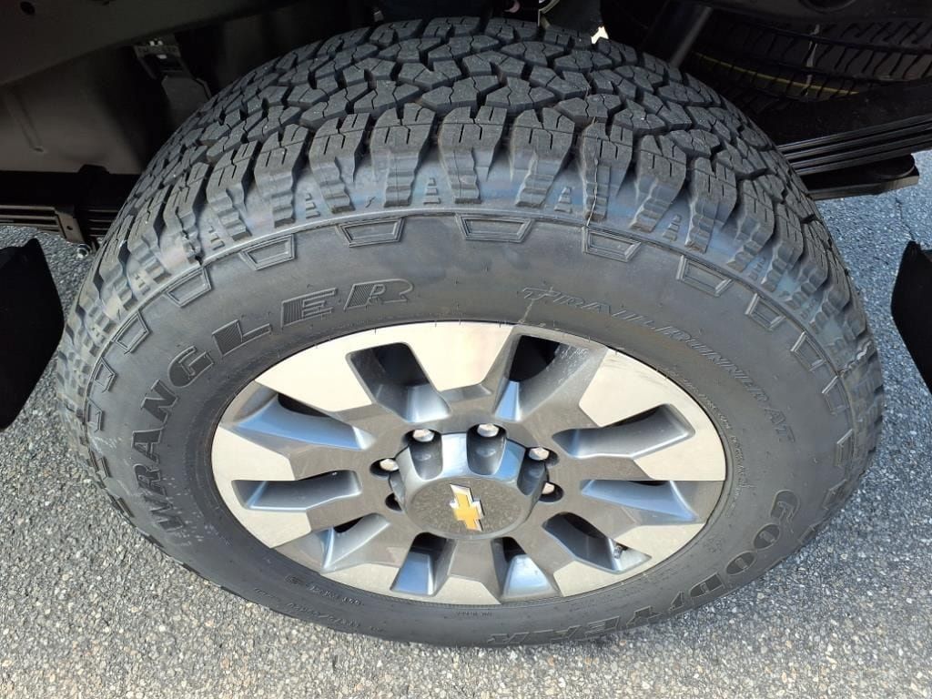 New 2025 Chevrolet Silverado 2500 Custom w/ Custom Value Package AWD/4WD image 9