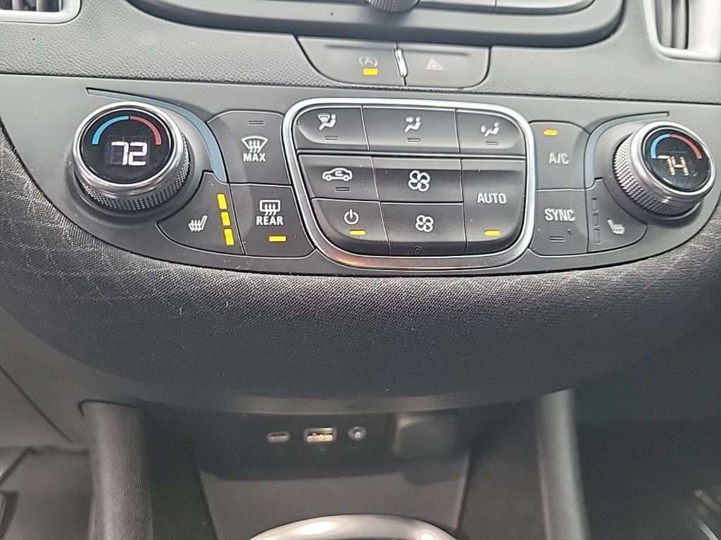 Used 2023 Chevrolet Malibu LT FWD image 27