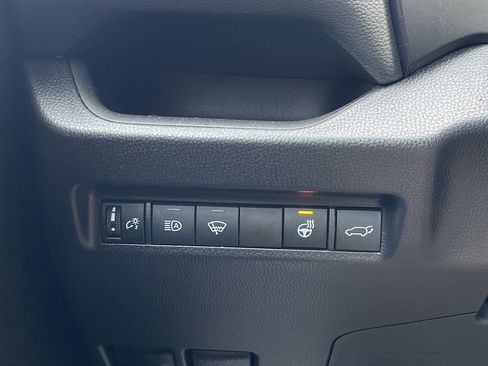 Used 2020 Toyota RAV4 XLE Premium image 27