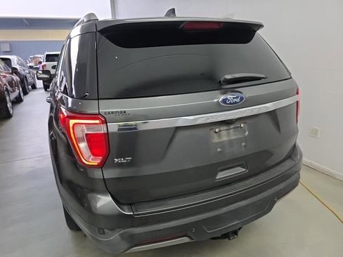 Used 2019 Ford Explorer XLT image 8