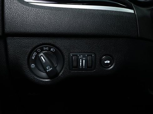 Used 2023 Chrysler 300 S w/ Comfort Group RWD image 14