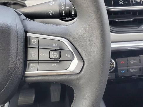 Used 2023 Jeep Compass Limited AWD/4WD image 14