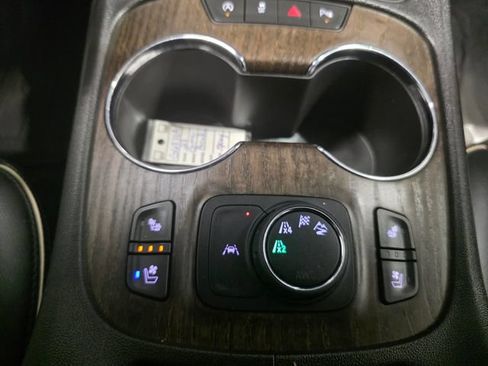 Used 2023 GMC Acadia Denali w/ Denali Technology Package AWD/4WD image 25