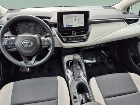 Used 2023 Toyota Corolla LE FWD image 10