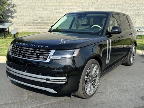Certified 2024 Land Rover Range Rover Autobiography AWD/4WD image 1