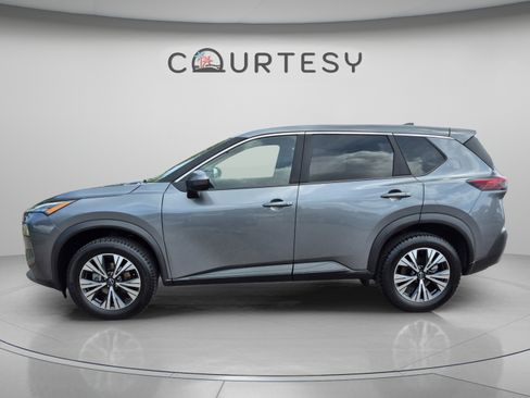 Certified 2023 Nissan Rogue SV FWD image 2