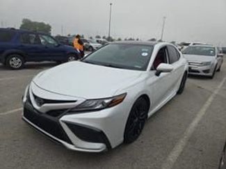 Used 2022 Toyota Camry XSE FWD video 1