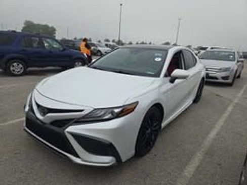 Used 2022 Toyota Camry XSE FWD image 1
