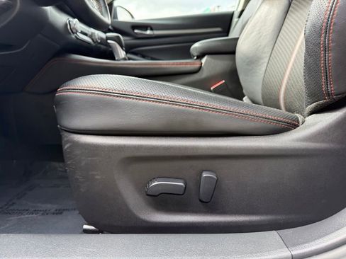 Used 2025 Nissan Altima 2.5 SR FWD image 14