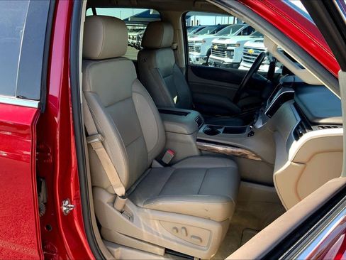 Used 2015 GMC Yukon SLT w/ HD Trailering Package image 8