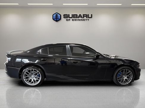 Used 2019 Dodge Charger SXT RWD image 6