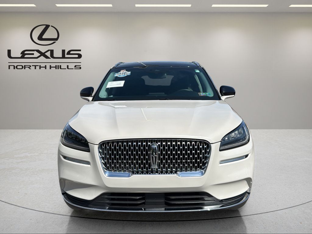 Used 2020 Lincoln Corsair AWD w/ Premium Package image 2