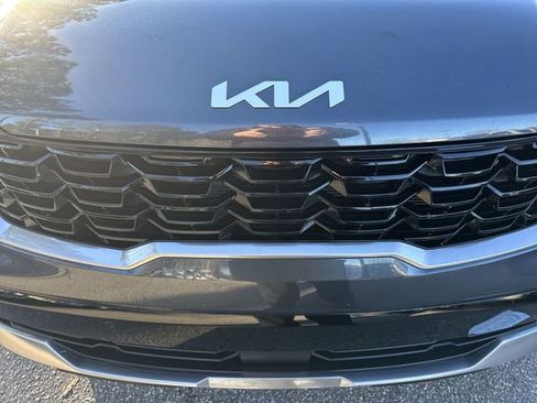 Used 2024 Kia Sorento S image 10