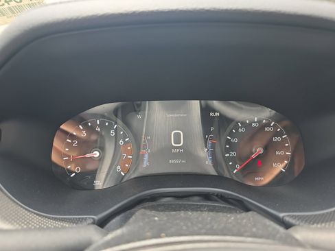 Used 2025 Jeep Compass Trailhawk AWD/4WD image 18
