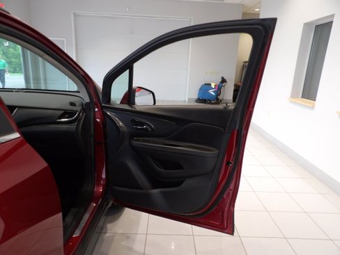 Used 2022 Buick Encore Preferred w/ Safety Package AWD/4WD image 22