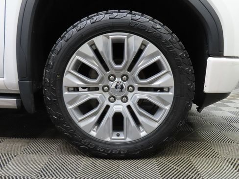 Used 2020 GMC Sierra 1500 Denali w/ Denali Ultimate Package AWD/4WD image 9