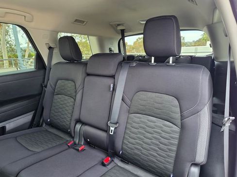 Used 2025 Nissan Pathfinder SV FWD image 16