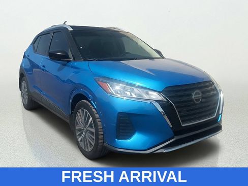 Used 2021 Nissan Kicks SV FWD image 1