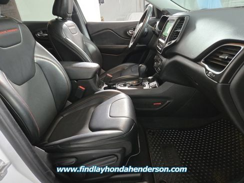 Used 2020 Jeep Cherokee Trailhawk w/ Comfort/Convenience Group image 22