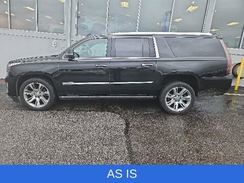 Used 2018 Cadillac Escalade ESV Premium Luxury AWD/4WD image 3