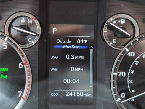 Used 2022 Lexus GX 460 Premium w/ Accessory Package AWD/4WD image 10