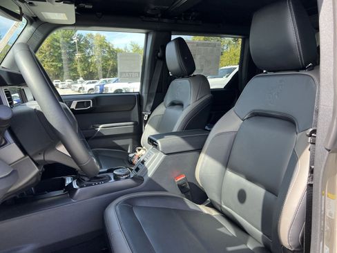 New 2025 Ford Bronco Outer Banks image 13