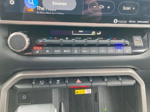 Used 2024 Toyota Sequoia Limited image 46