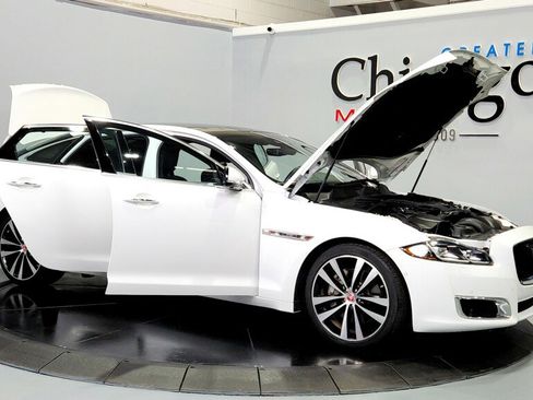 Used 2019 Jaguar XJ AWD image 10