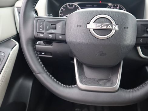 Certified 2025 Nissan Rogue SV AWD/4WD image 18