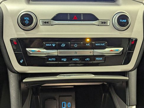 Certified 2024 Ford Explorer XLT w/ Equipment Group 202A image 27